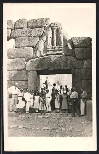 Foto-AK Mykene, Gruppenfoto vor dem Löwentor 1931