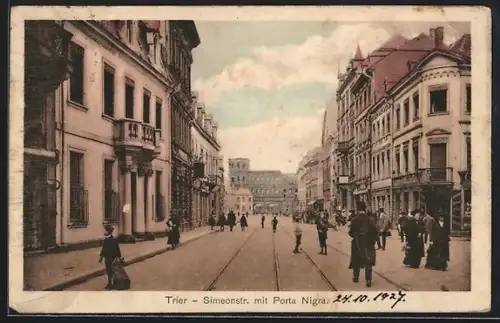 AK Trier, Simeonstrasse mit Porta Nigra