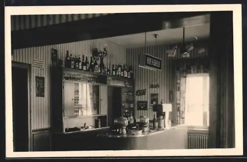 AK Waldniel-Leloh, Gaststätte Haus Schütz, Theke, Innenansicht