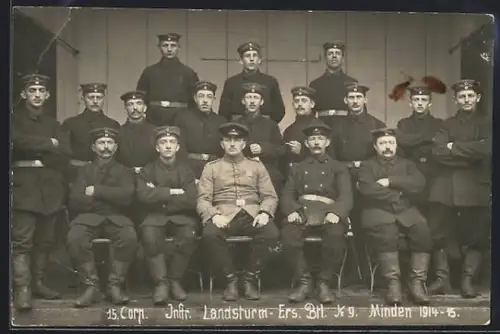 AK Minden / Weser, 15. Corp. Inf. Landsturm-Ersatz-Btl. 9., Gruppenfoto 1914/15