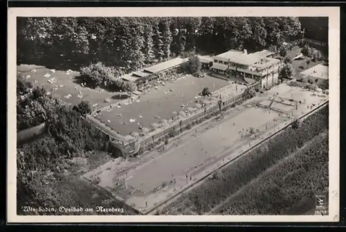 AK Wiesbaden, Opelbad am Neroberg vom Flugzeug aus