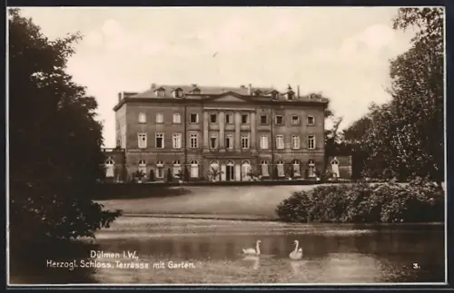 AK Dülmen i.W., Herzogl. Schloss, Terrasse mit Garten