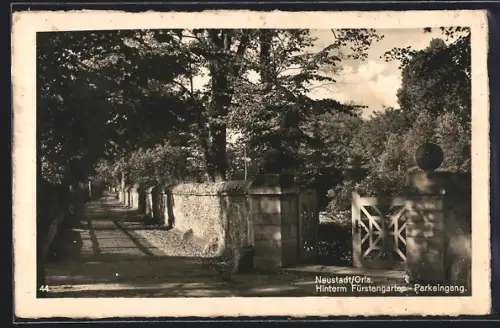 AK Neustadt /Orla, Hinterm Fürstengarten, Parkeingang