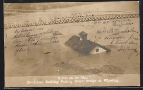 AK Wheeling, WV, Afloat on the Ohilo, School Building Passing Under Bridge, Hochwasser