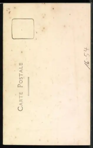 Foto-AK Soldat in Uniform Reg. No. 44 in einer Studiokulisse