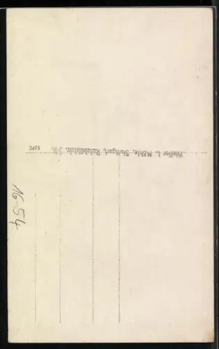 Foto-AK Junge Frau in Tracht in einer Studiokulisse