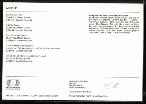 AK Sängerin Nicole spielt Gitarre, Autograph