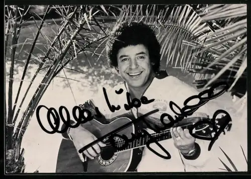 AK Musiker Tony Marshal spielt Gitarre unter Palmen, Autograph