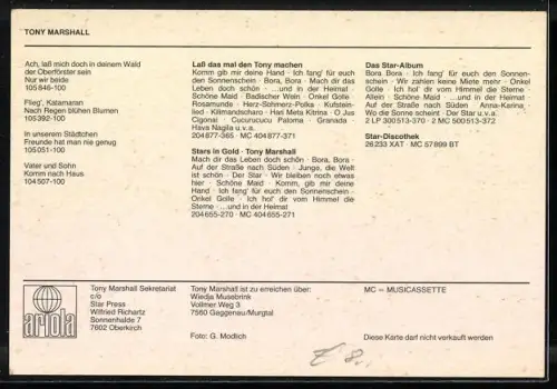 AK Musiker Tony Marshal spielt Gitarre unter Palmen, Autograph