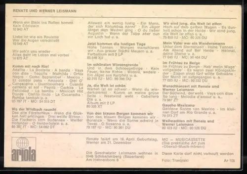 AK Musiker Renate und Werner Leismann stehen im Garten, Autographen