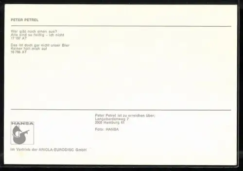 AK Musiker Peter Petrel mit einem Bierkasten auf einer Wiese, Autograph