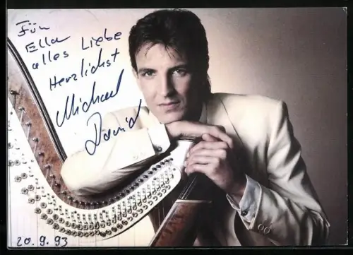 AK Musiker Michael David an einer Harfe, Autograph
