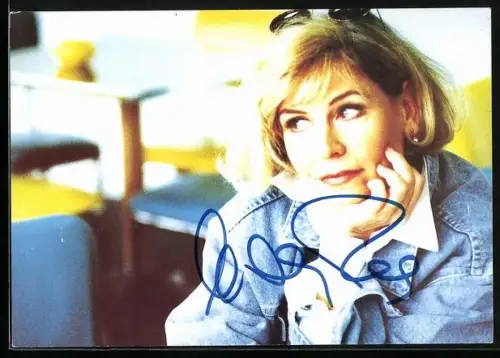 AK Musikerin Mary Roos in Jeansjacke mit Sonnenbrille, Autograph