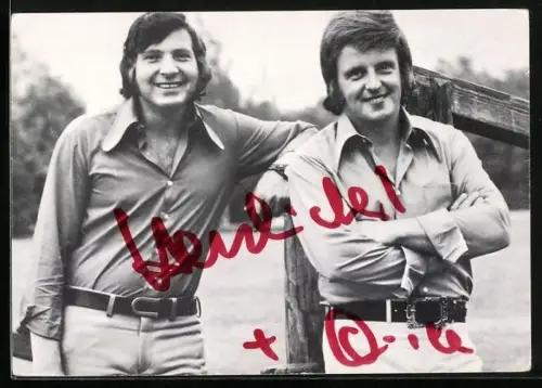 AK Musiker-Duo Dieter und Dino blicken in die Kamera, Autographen