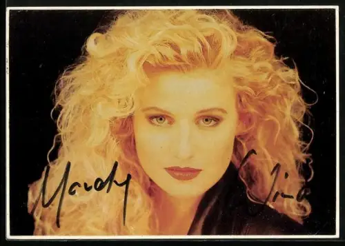 AK Musikerin Mandy Winter, En-face Portrait, Autograph