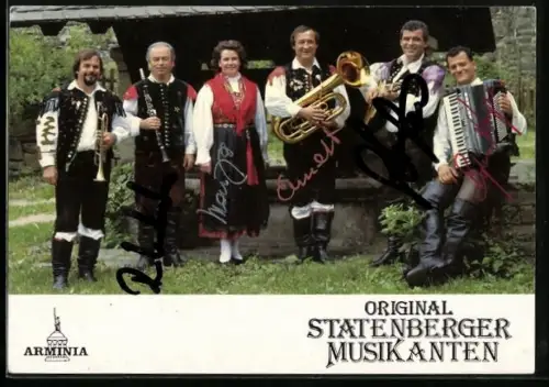 AK Musikergruppe Statenberger Musikanten mit Instrumenten im Portrait, Autographen