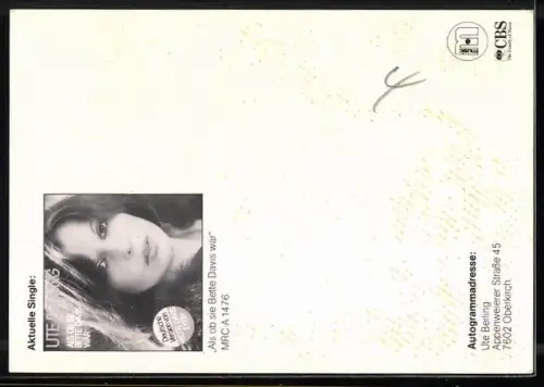 AK Musikerin Ute Berling mit nachdenklichem Blick, Autograph