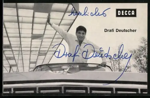 AK Musiker Drafi Deutscher stehend in einem Cabriolet, Autograph