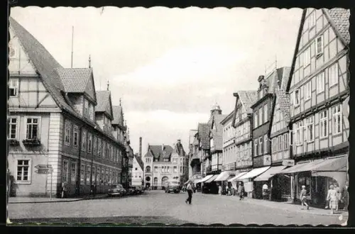 AK Celle, Am Markt, Fachwerkhäuser, Strassenszene