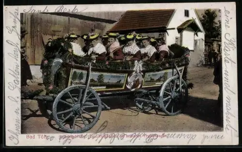 AK Bad Tölz, Geschmückter Truhenwagen mit Trachtengruppe, Bauernmädchen, Leonhardifahrt
