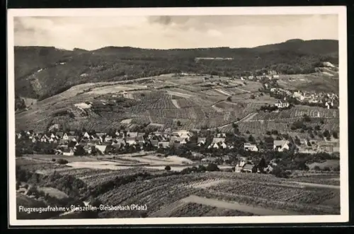AK Gleiszellen-Gleishorbach /Pfalz, Flugzeugaufnahme, Weinberge, Ortsansicht