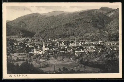 AK Wehr i. Baden, Ortsansicht mit Kirche und umliegenden Bergen