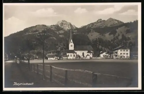 AK Bayrischzell, Kirche, Dorfansicht, Berge