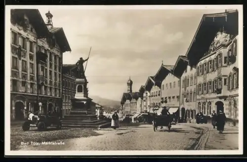 AK Bad Tölz, Marktstrasse mit Denkmal