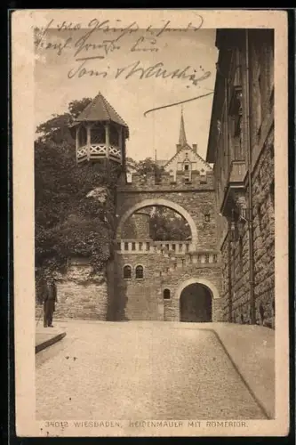 AK Wiesbaden, Heidenmauer mit Römertor