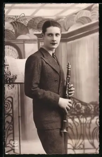 AK Junger Musiker mit Klarinette