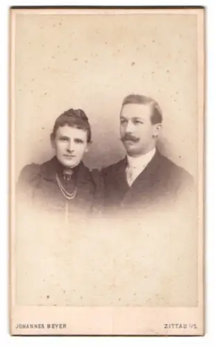 Fotografie Johannes Beyer, Zittau i. S., Lessing-Strasse 2, Porträt eines Paares