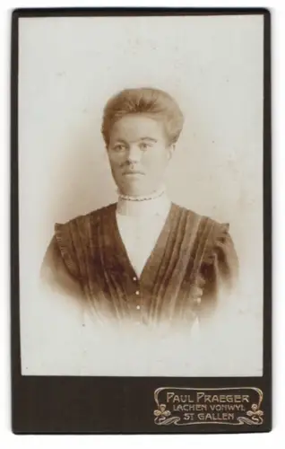 Fotografie Paul Praeger, St. Gallen, Lachen Vonwyl, Porträt einer Dame