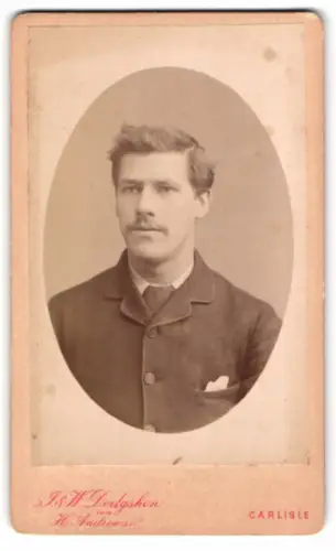 Fotografie J. & W. Dodgshon, Carlisle, Lowther Street, Porträt eines Herrn