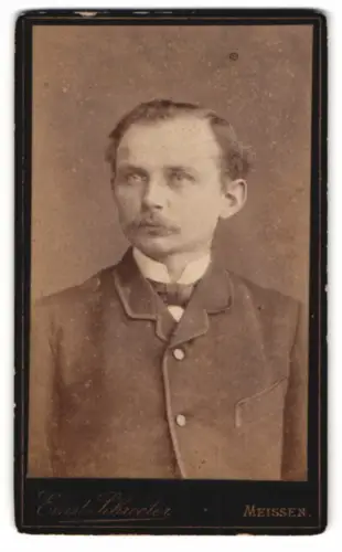 Fotografie Ernst Schroeter, Meissen, Obergasse 597, Porträt eines Mannes