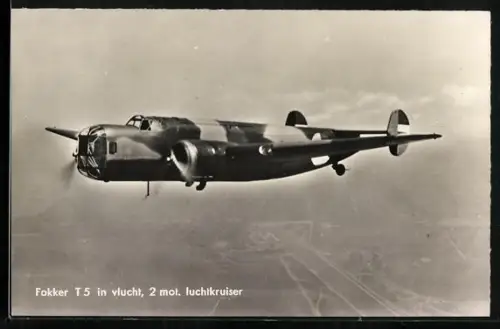 AK Fokker T 5 in vlucht, 2 mot. luchtkruiser, Flugzeug