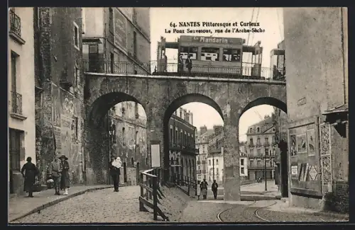 AK Nantes, La Pont Sauvetout, rue de l`Arche-Sèche, Strassenbahn