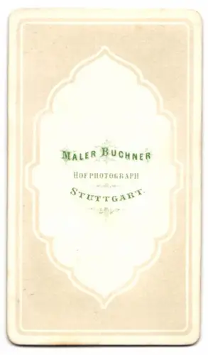 Fotografie Maler Buchner, Stuttgart, Junge Frau in schlichter Kleidung