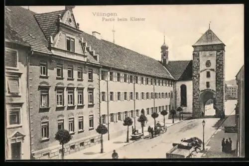 AK Villingen / Baden, Strassenpartie beim Kloster, Torturm