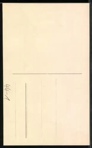 Foto-AK Kleinkind mit einem Ball im Garten