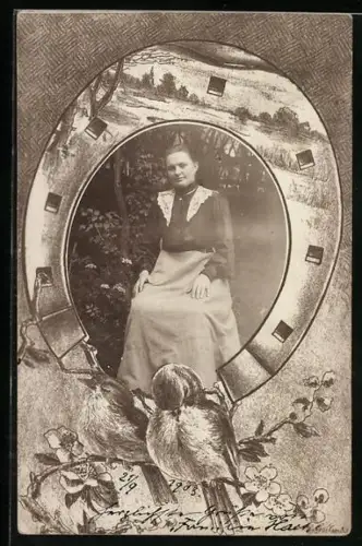 Foto-AK Sitzende Dame im Hufeisen-Passepartout