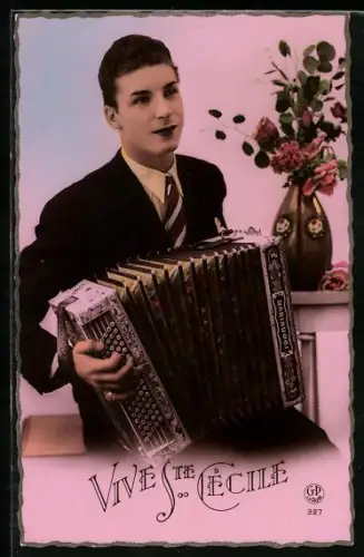 AK Mann spielt ein Marinucci-Akkordeon