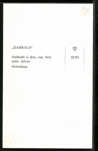 AK Sängerin Gabriele mit einem Lächeln in die Kamera blickend, Autograph