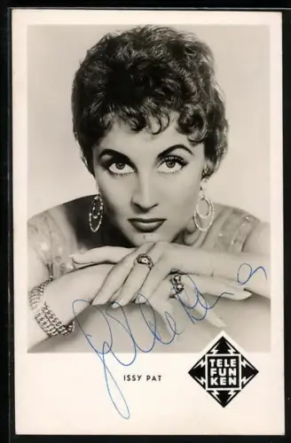 AK Musikerin Issy Pat in die Kamera blickend, Autograph
