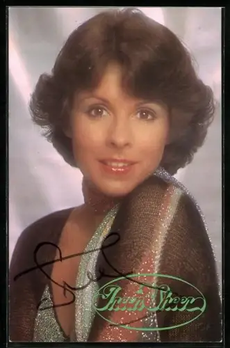 AK Musikerin Irene Sheer im Kleid, Autograph