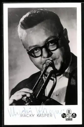 AK Musiker Macky Kasper im Anzug, Autograph