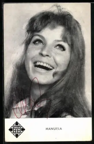 AK Sängerin Manuela lachend nach oben blickend, Autograph
