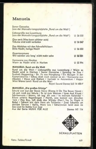 AK Sängerin Manuela lachend nach oben blickend, Autograph