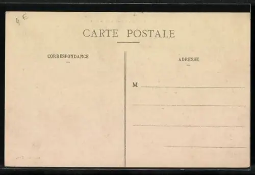 AK Troyes, Avenue de la Gare avec des passants et des arbres bordant la rue