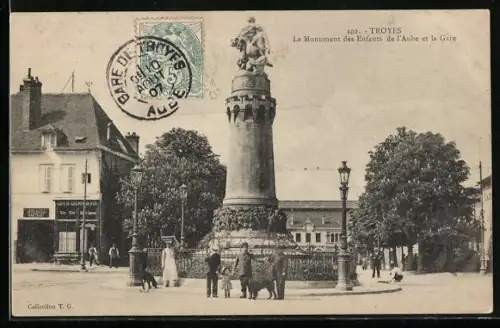 AK Troyes, Le Monument des Enfants de l`Aube et la Gare