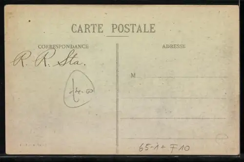 AK Bar-sur-Aube, La Gare avec voitures et passants devant l`entrée